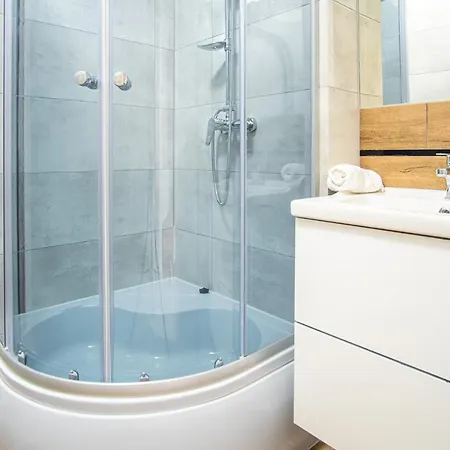 Dream Aparts - 10 Lutego Hotel apartamentowy *